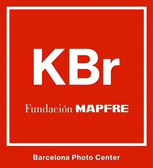 6. logo-KBr.jpg - Revela't 2026 Logotip KBr Fundación Mapfre