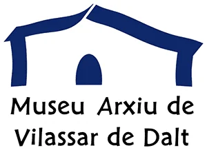 Logo of Museu Arxiu de Vilassar de Dalt: a blue stylized roof with doorway and the institution's name in Catalan.